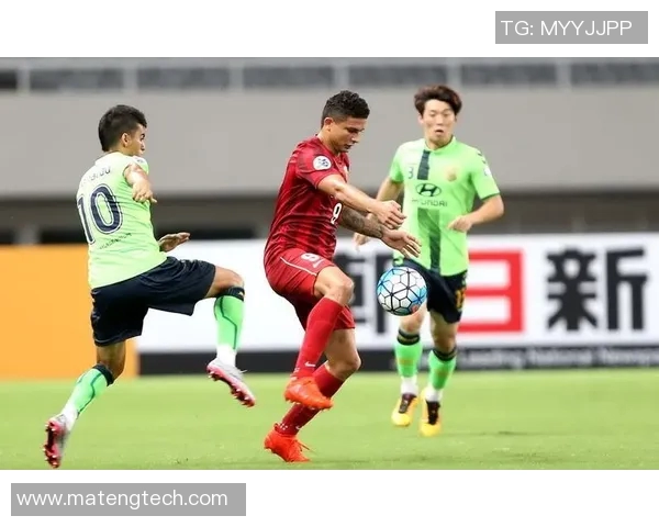 全北现代与上海上港的精彩对决在CCTV直播中全景呈现